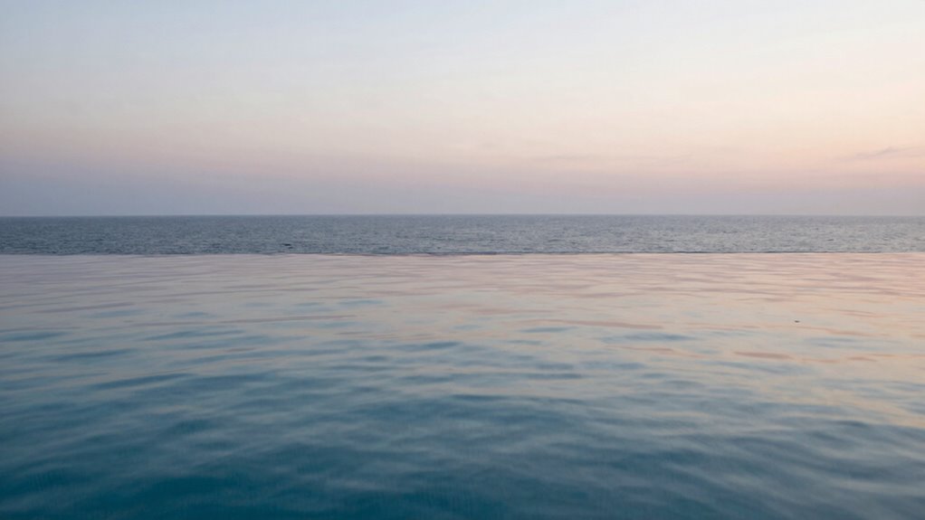 water movement enhances infinity